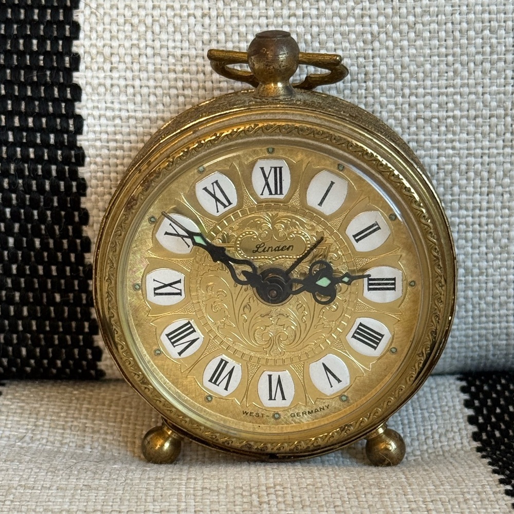 Vintage Linden West German Round Filigree clock